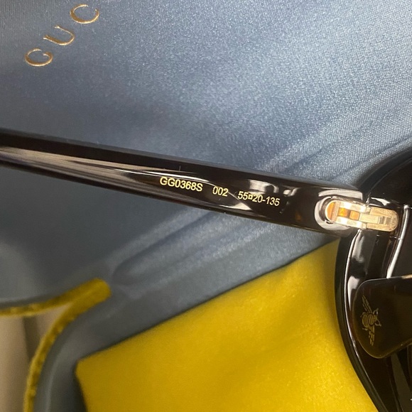 BLACK GUCCI SUN GLASSES - Picture 6 of 6